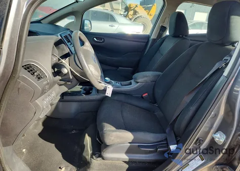 2015 Nissan Leaf S z USA, uszkodzony, nr VIN 1N4AZ0CP2FC327743